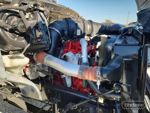 Image of Ford F-750 equipment image 2