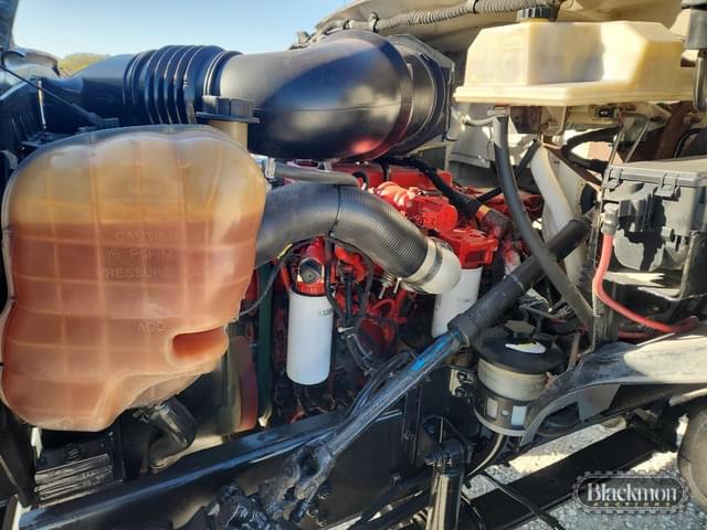 Image of Ford F-750 equipment image 1