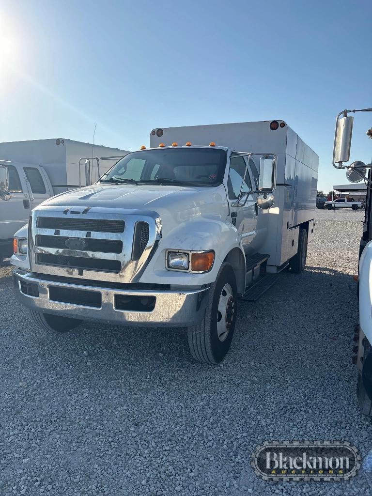 Image of Ford F-750 Primary image