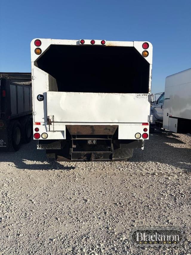 Image of Ford F-750 equipment image 1