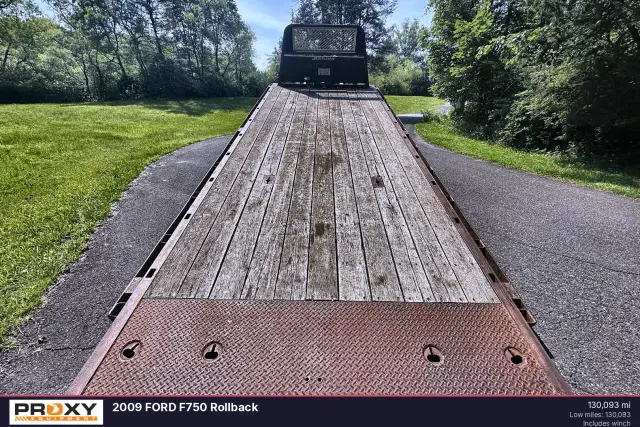 Image of Ford F-750 equipment image 3