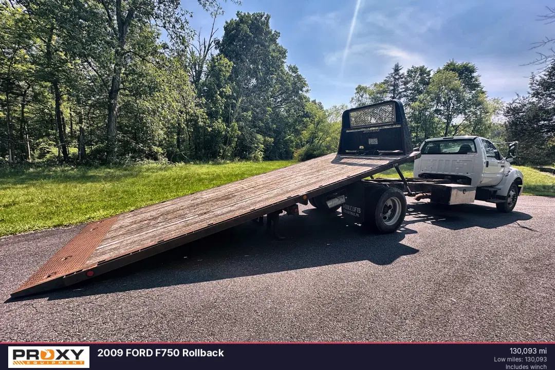 Image of Ford F-750 Primary image