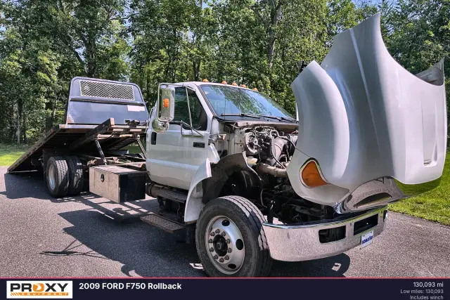 Image of Ford F-750 equipment image 2