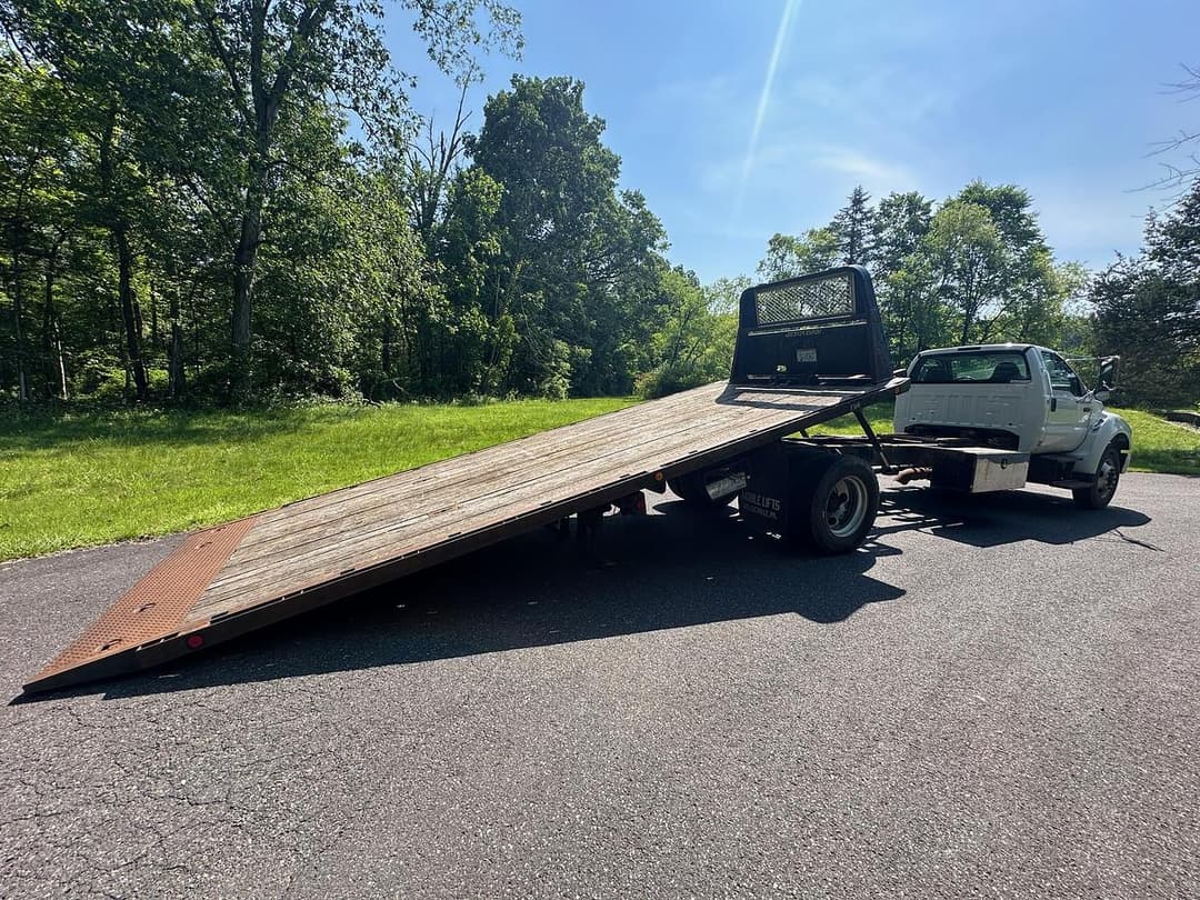 Image of Ford F-750 Primary image