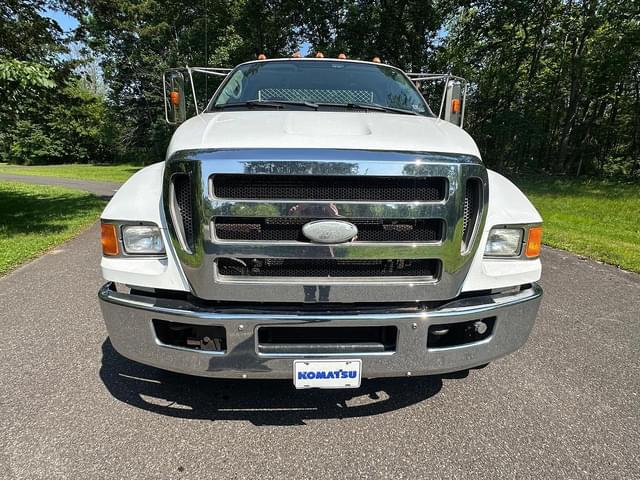 Image of Ford F-750 equipment image 1