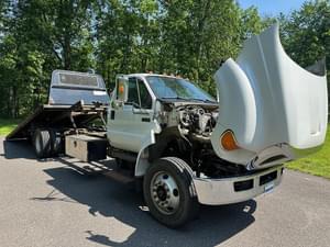 2009 Ford F-750 Image