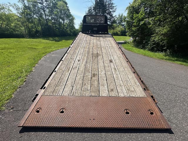 Image of Ford F-750 equipment image 3