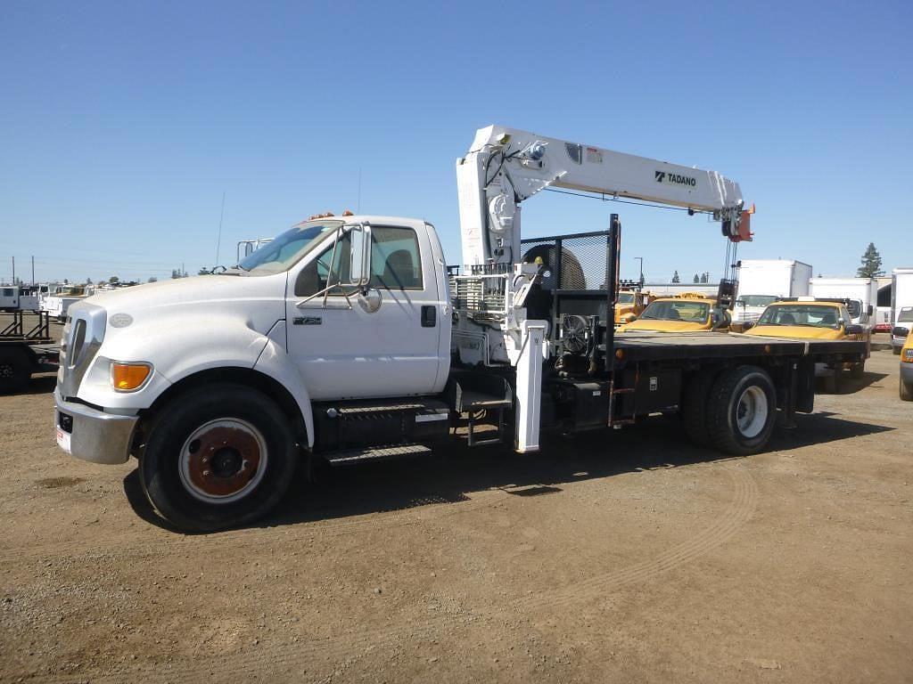 Image of Ford F-750 Primary image