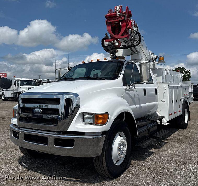 Image of Ford F-750 Primary image