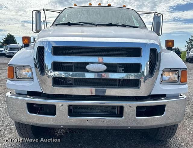 Image of Ford F-750 equipment image 1