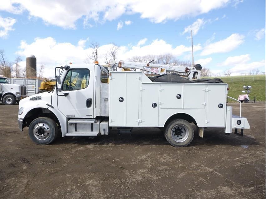 Image of Freightliner Business Class M2 106 Primary image