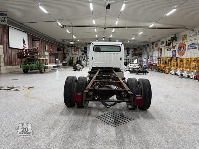 Image of Freightliner Business Class M2 106 equipment image 3