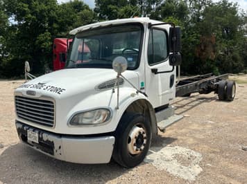 Main image Freightliner Business Class M2 106