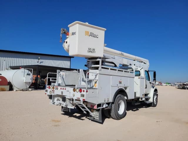 Image of Freightliner Business Class M2 equipment image 4