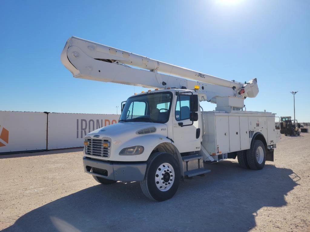 2009 Freightliner Business Class M2 Equipment Image0