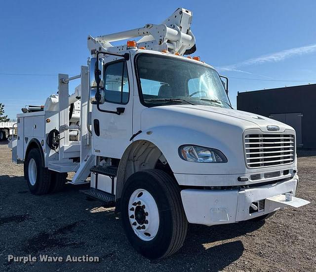 Image of Freightliner Business Class M2 equipment image 2