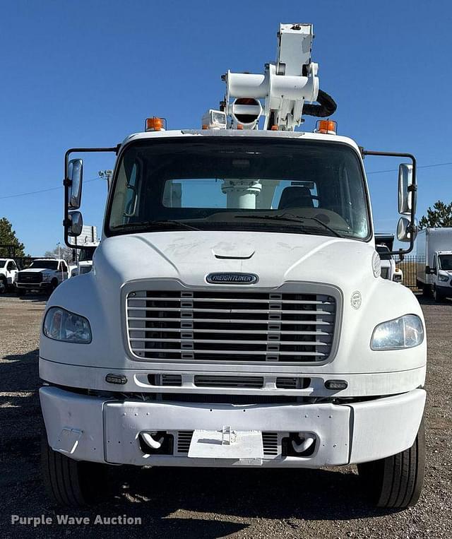 Image of Freightliner Business Class M2 equipment image 1