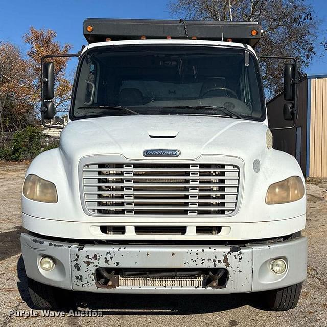 Image of Freightliner Business Class M2 equipment image 1