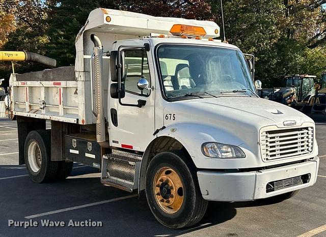 Image of Freightliner Business Class M2 equipment image 2