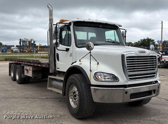 Image of Freightliner Business Class M2 equipment image 2