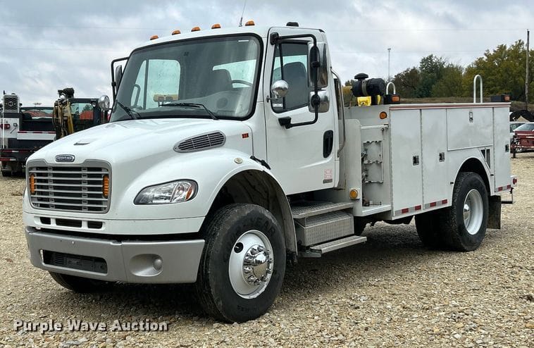 2009 Freightliner Business Class M2 Equipment Image0