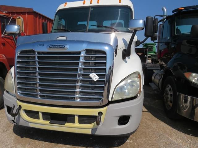 Image of Freightliner Cascadia 125 equipment image 1