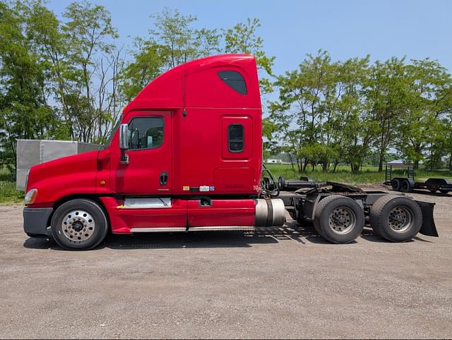 Image of Freightliner Cascadia 125 equipment image 1
