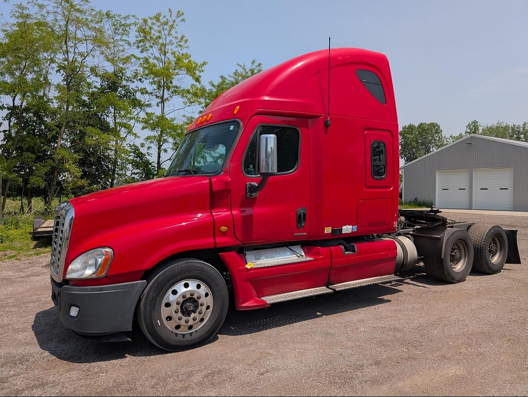 Image of Freightliner Cascadia 125 Primary image