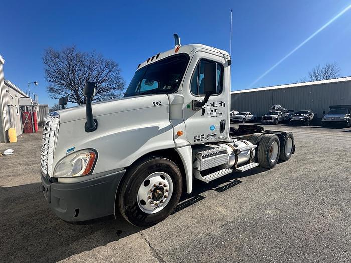 Image of Freightliner Cascadia Primary image