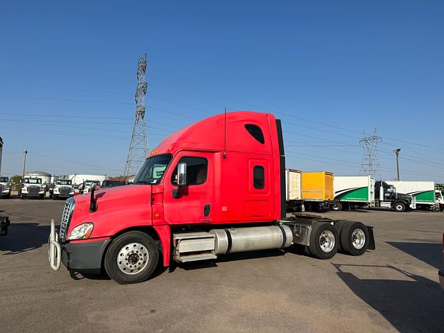 Image of Freightliner Cascadia equipment image 2