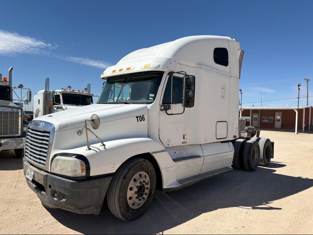 Image of Freightliner Century 120 Primary image