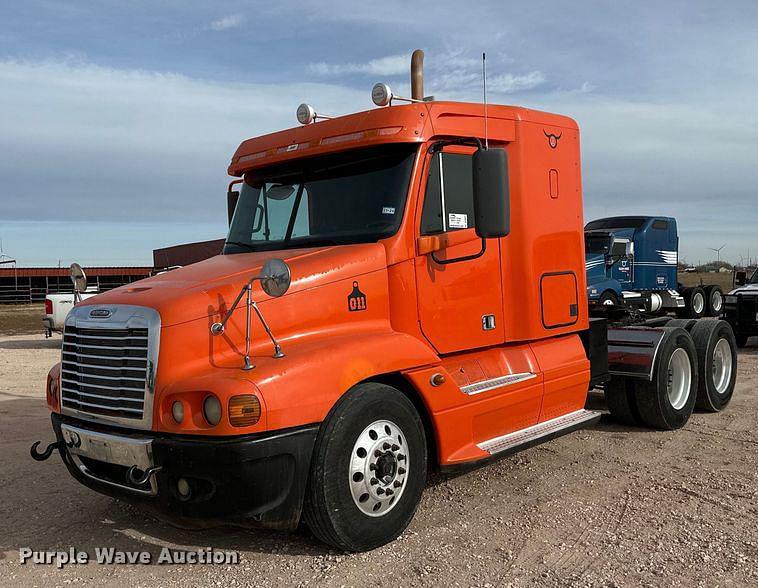 Image of Freightliner Century Class Primary image