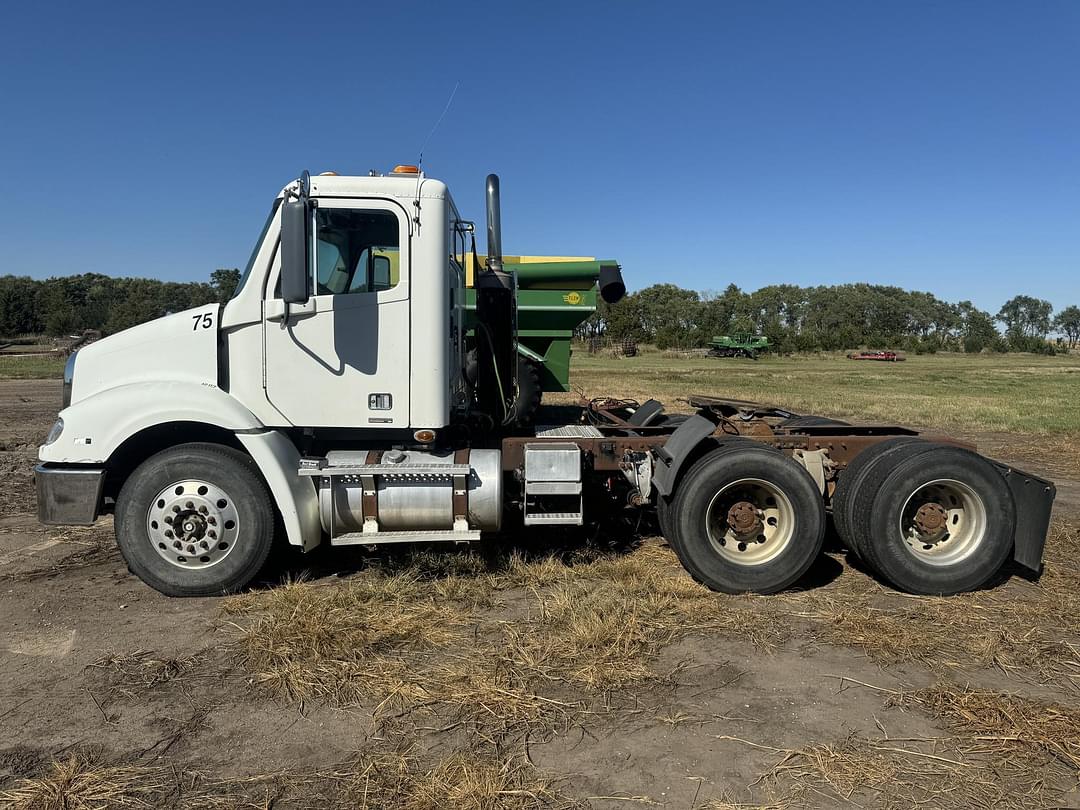 Image of Freightliner Columbia 112 Primary image