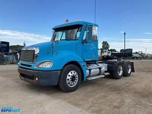 2009 Freightliner Columbia Image