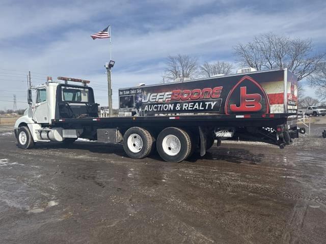 Image of Freightliner Columbia equipment image 1