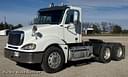 2009 Freightliner Columbia Image