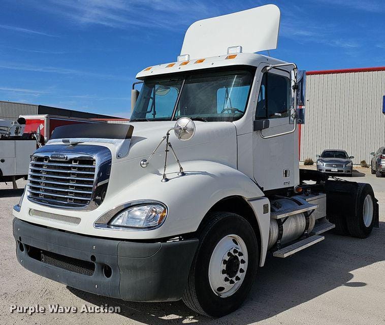 Main image Freightliner Columbia