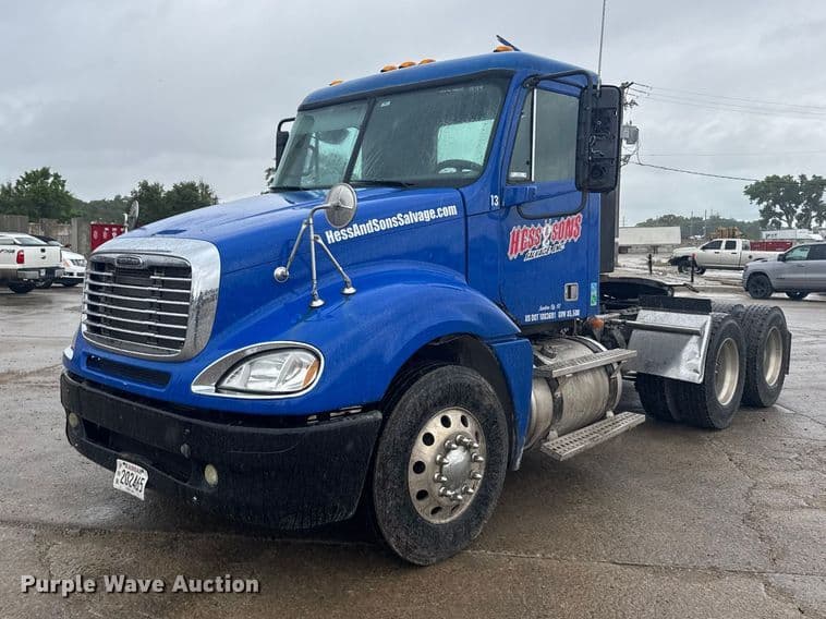 Image of Freightliner Columbia Primary image