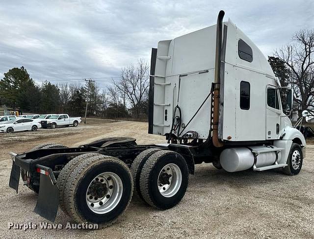 Image of Freightliner Columbia equipment image 4