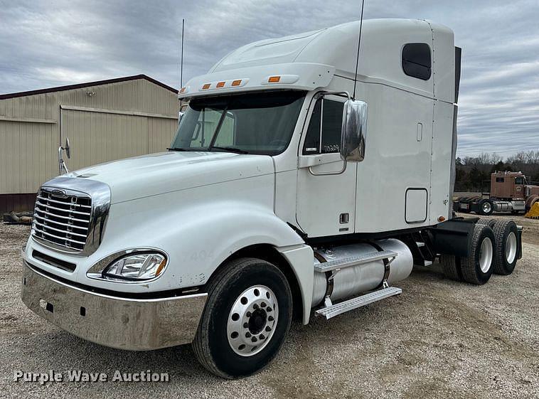 Image of Freightliner Columbia Primary image