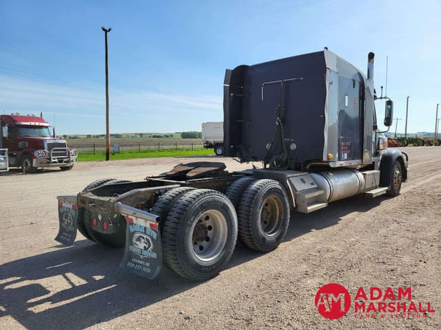Image of Freightliner Coronado equipment image 3