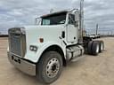 2009 Freightliner FLD120 Image