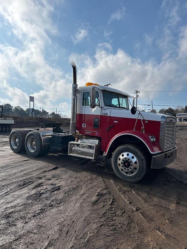 Image of Freightliner FLD120 equipment image 1