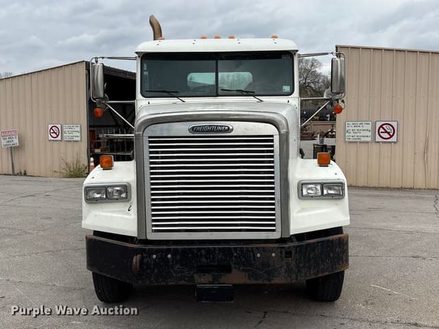 Image of Freightliner FLD120 equipment image 1