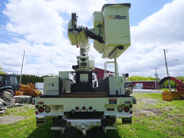 Image of Freightliner M2 equipment image 4