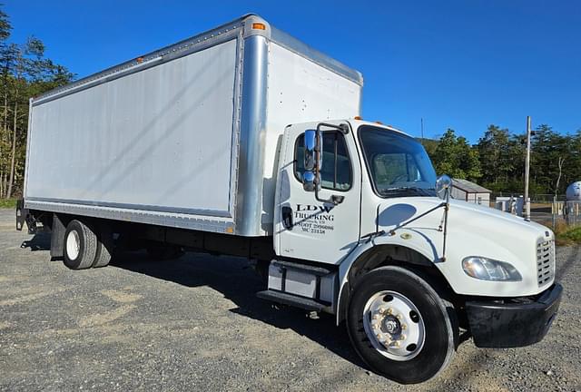 Image of Freightliner M2106 equipment image 1