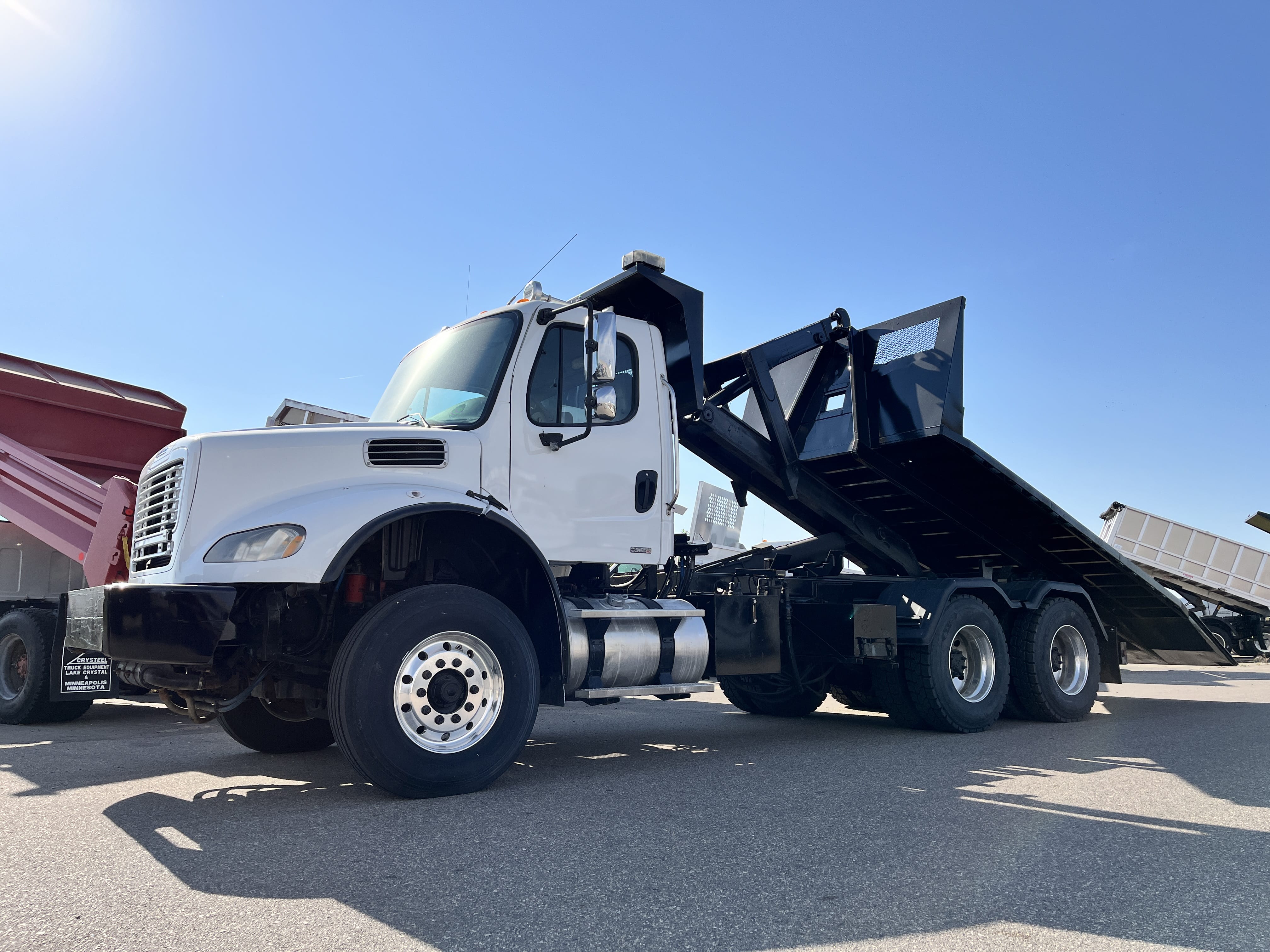 Main image Freightliner M2 112