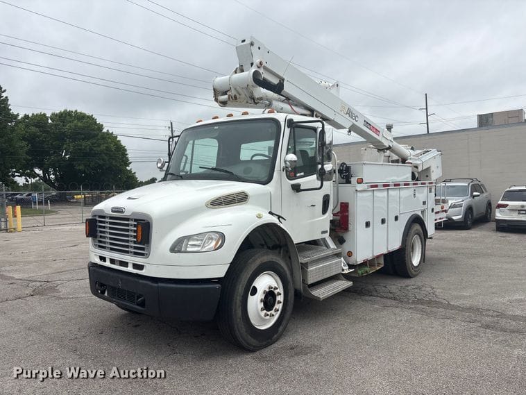2009 Freightliner Business Class M2 Equipment Image0