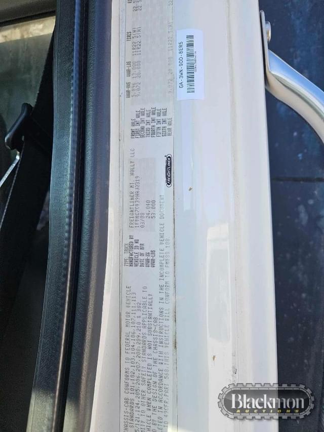 Image of Freightliner M2 equipment image 4