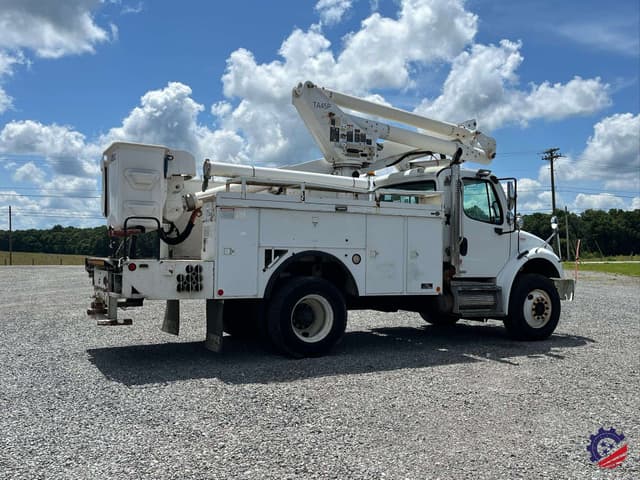 Image of Freightliner M2 equipment image 2